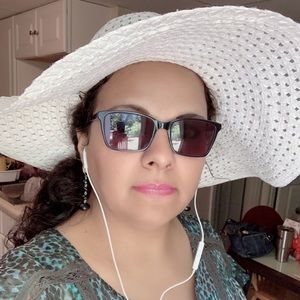 Meet your Posher, Isaa